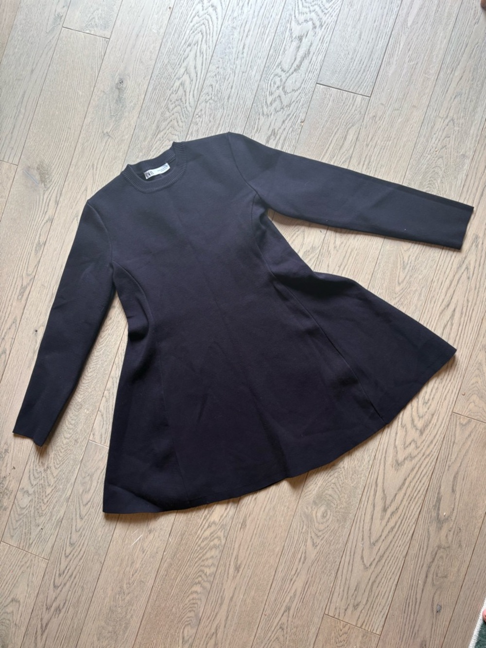 Zara Black Crewneck Heavy Knit Sweater